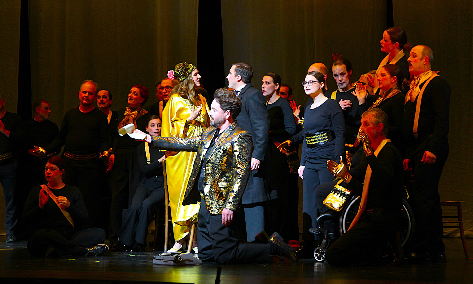 2025 - La Traviata - Szenenfoto Ensemble